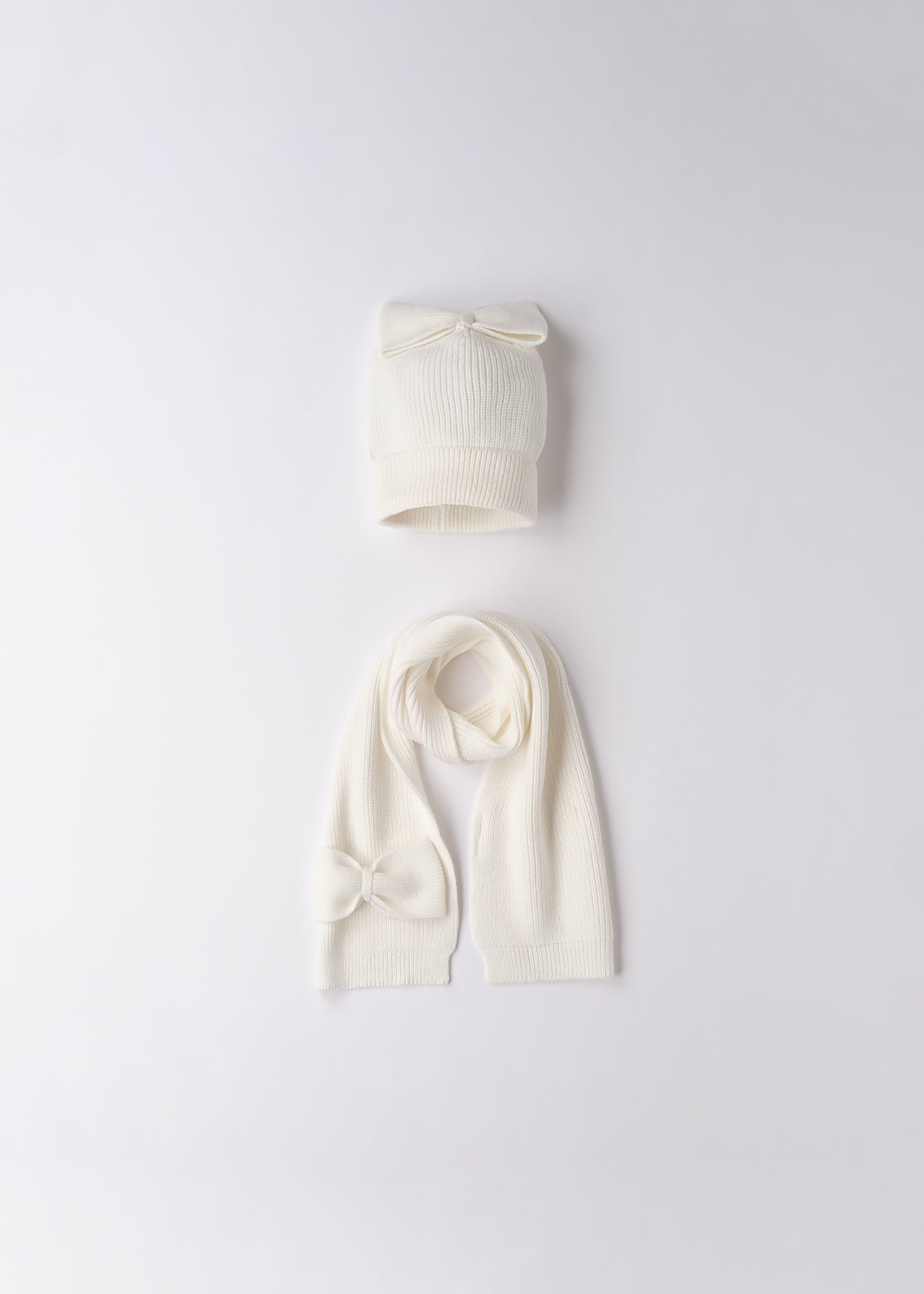 Set Fetite Caciula Si Fular Roz Cu Funda 0.F912/00 Sarabanda