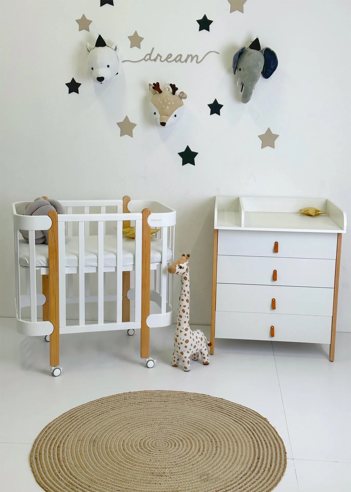 Scandi dresser with changing table, white-cappuccino