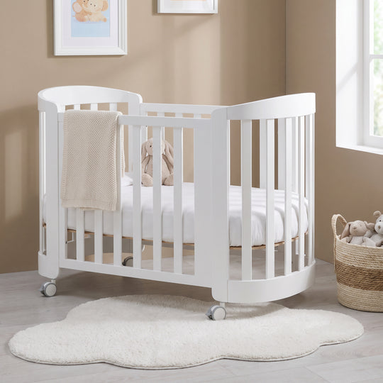 Patut Bebe Oval Transformabil cu 2 Saltele Alb – Sweet | Erbesi