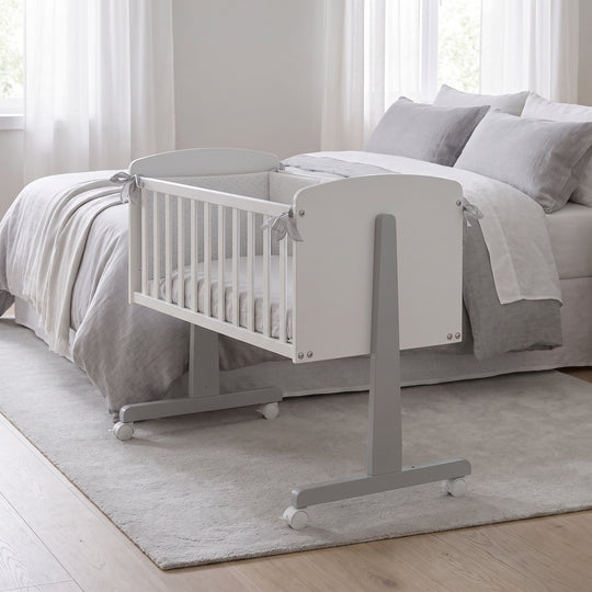 Patut Co-Sleeper cu Saltea si Set Textil Alb & Gri – Ninna | Erbesi