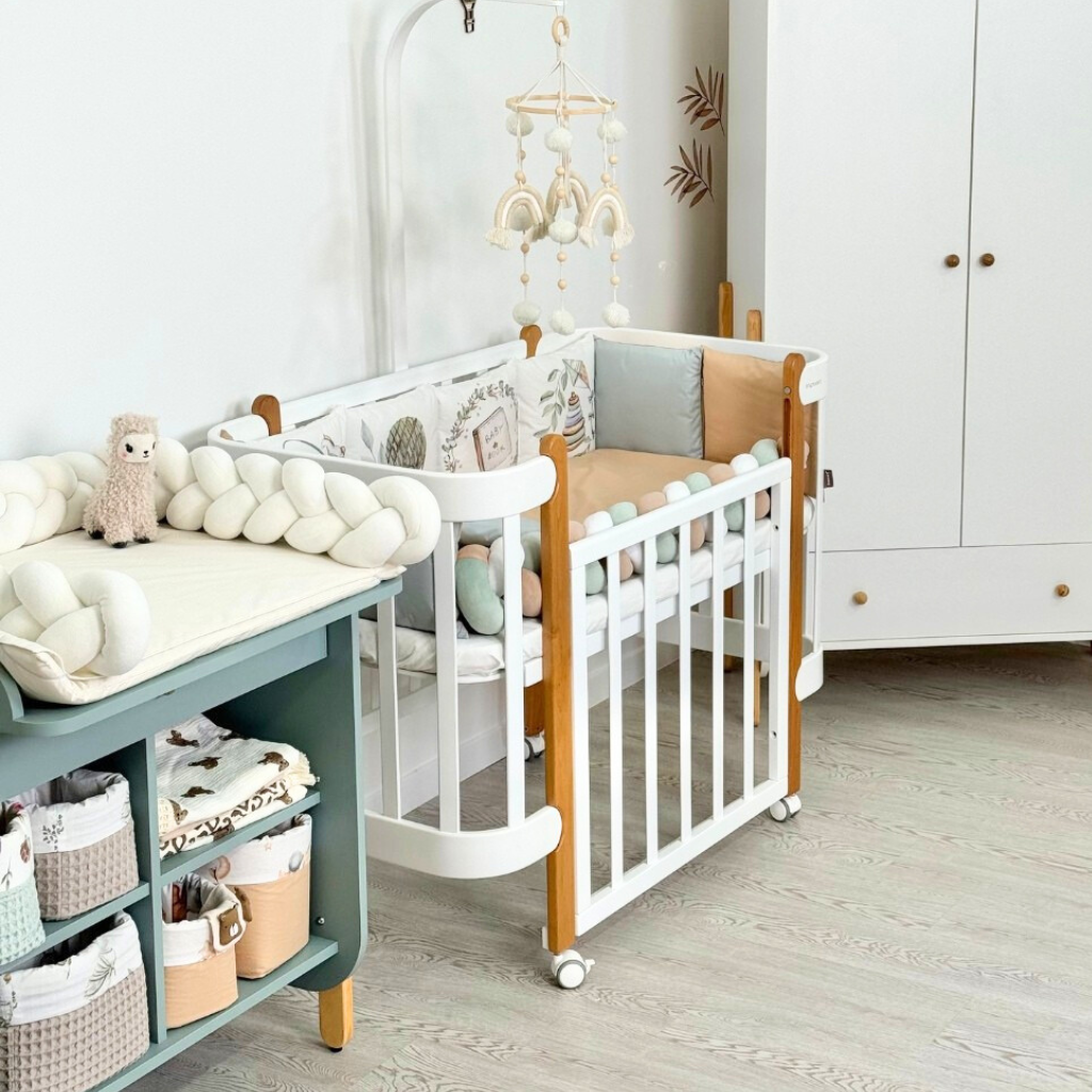 White Crib Bedding Set with Green Eucalyptus Leaves Print – 70x120 cm