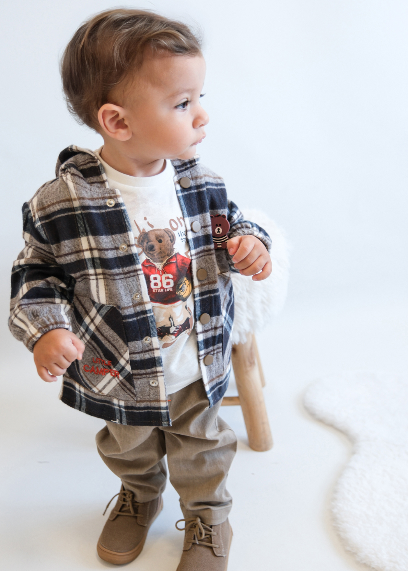 Set 3 Piese Camasa Stofa Carouri Bleumarin cu Bej, Pantaloni Lungi Bej si Bluza Crem 3744 Mino Baby