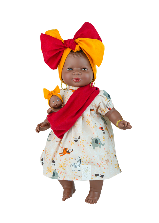 Papusa Parfumata Negresa Kenia Jungle, Corp Moale cu Rochita Alba Imprimeu Animale si Bebelus in Marsupiu 2036 - Marina&Pau