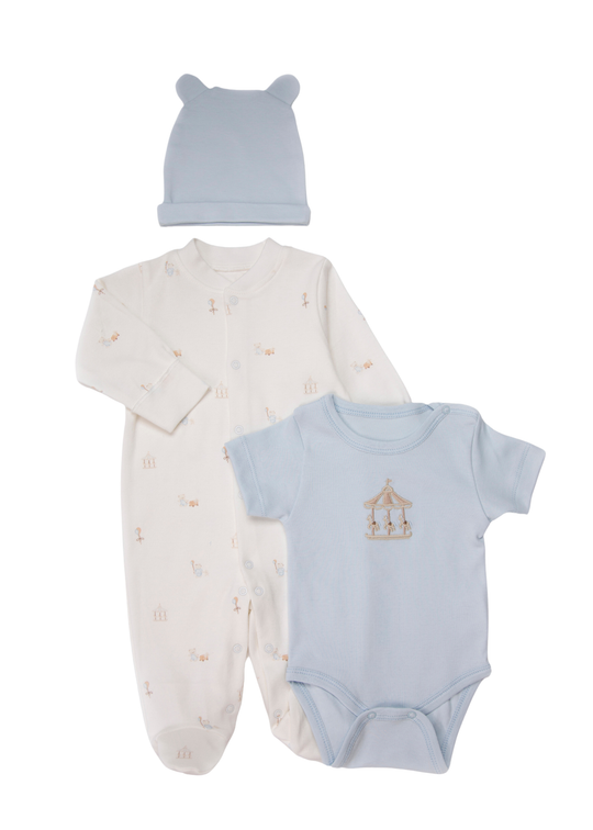 Set de 3 Piese: Salopeta, Body Brodat si Caciulita Bleu pentru Baieti Z1159 – Bebetto