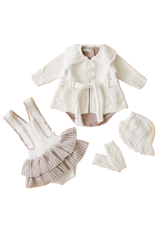 Set 5 Piese Sarafan si Cardigan Crem din Lana Merinos Bluza Crem Jambiere si Caciula 9561 Leo King