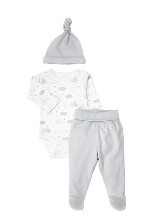 Set de 3 Piese din Bumbac Organic: Body cu Norisori, Caciulita si Pantaloni cu Botosei T4443 – Bebetto