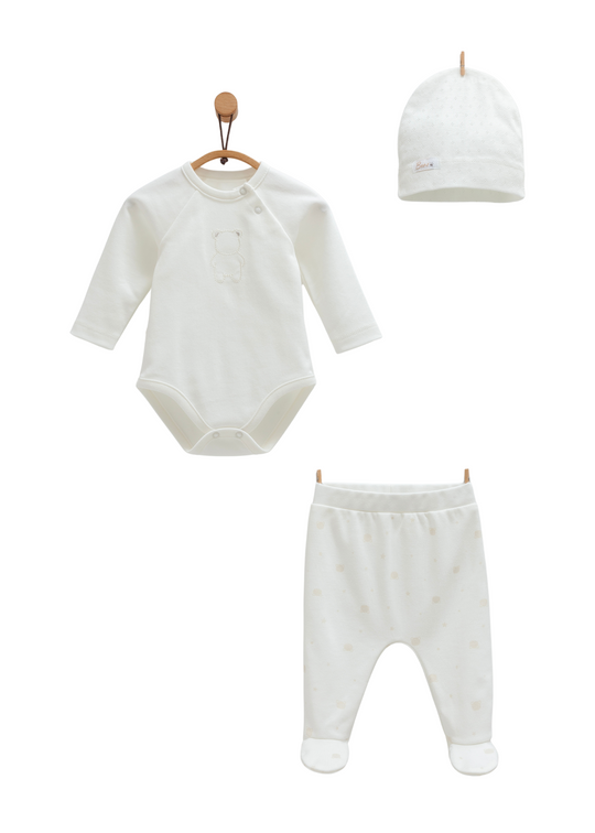 Set 3 Piese Body cu Maneca Lunga, Pantaloni Lungi cu Picior si Fes Crem cu Imprimeu Ursi BPS1468 Mell Sweet Baby