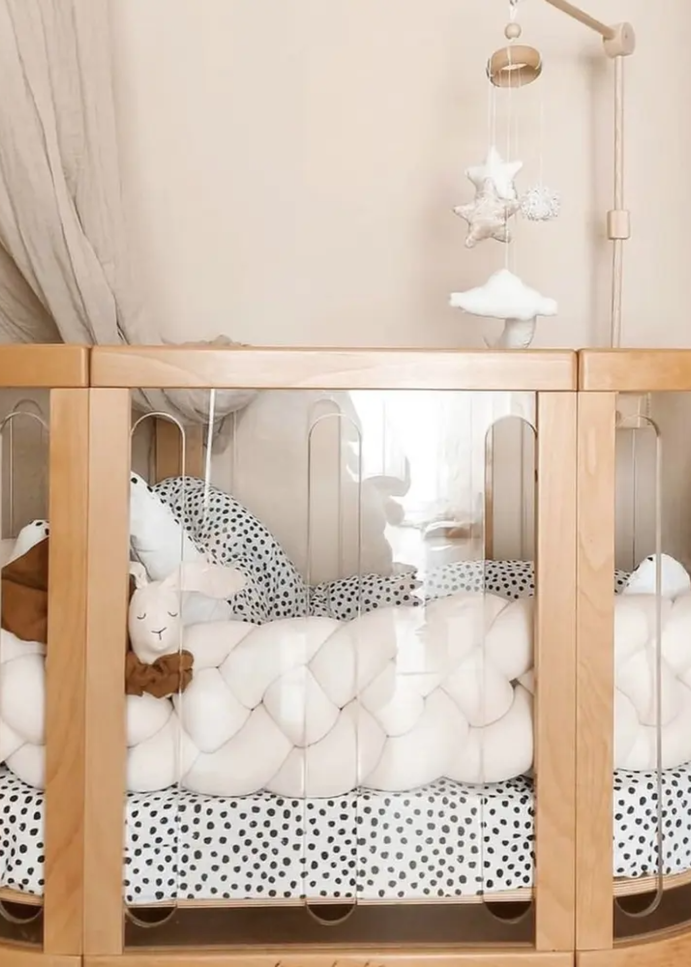 Protectie Impletita Premium Crem pentru Patut – 240 cm Dada&Rocco