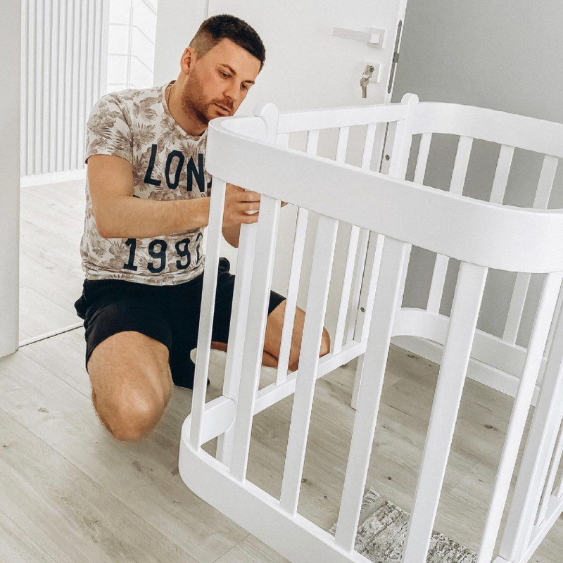 Patut Transformabil 5 in 1 Lemn Nika Alb-Cappuccino cu Bare Groase 60x95/120cm Ingvart