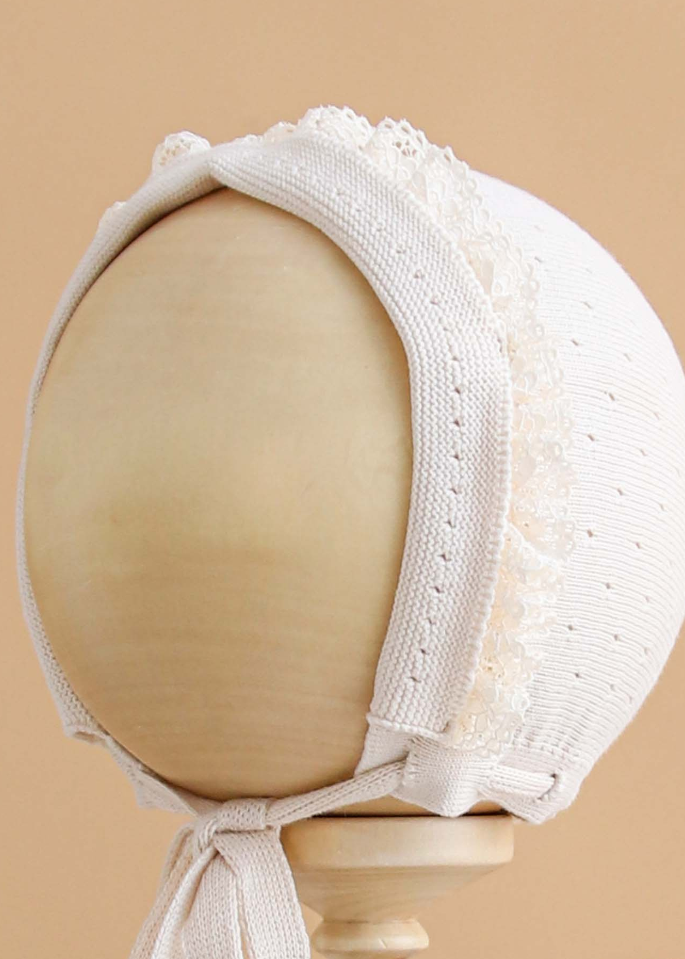 Set Caciula si Botosi Tricotate Bej 1327 Leo King