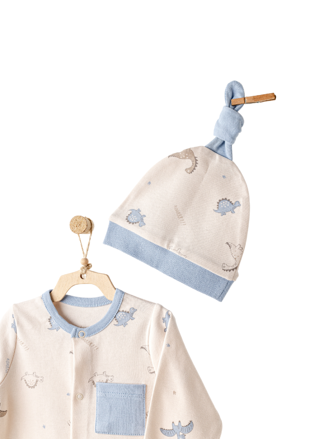 Set Salopeta Lunga Bej cu Imprimeu Dinozauri Bleu si Fes AC25919 Andywawa