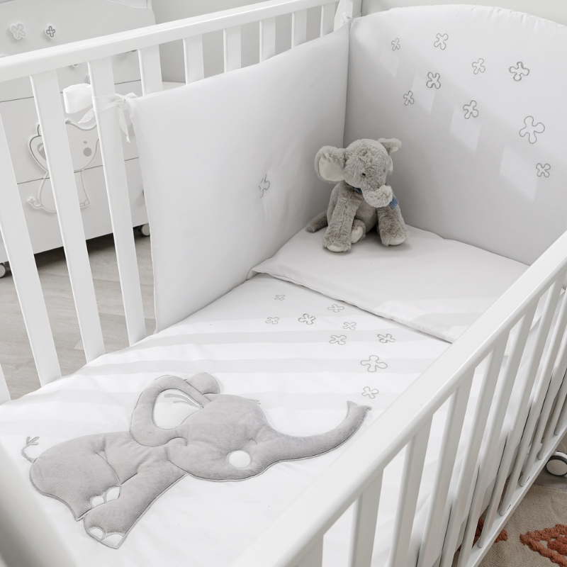 Dormitor Bebe 3 piese Elly LED Patut + Saltea + Set Textil Protectie - Camera Bebelusului