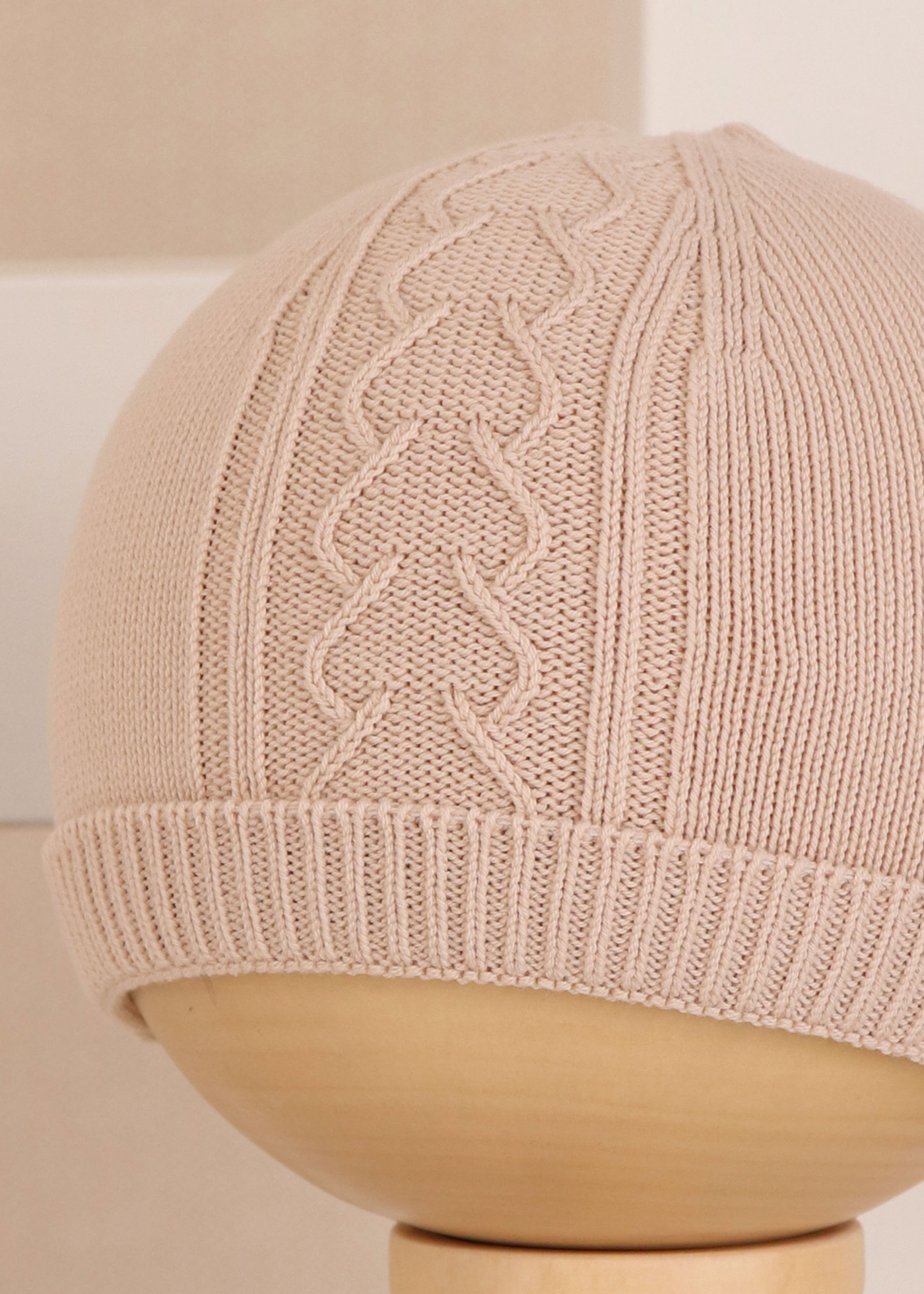 Set Fes si Botosi Tricotate Bej 1330 Leo King