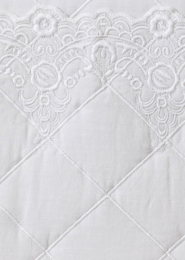 Pled din Bumbac Crem Matlasat Cu Broderie 80x85 cm AnneBebe