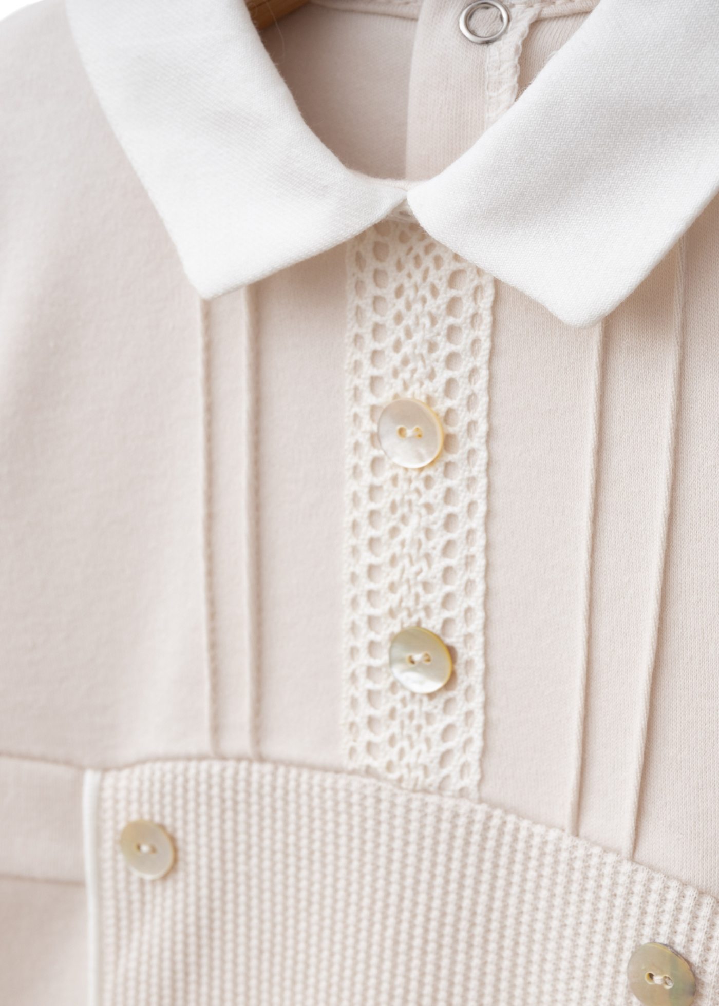 Salopeta Lunga Bumbac Gofrat Bej cu Guler Rotund Alb 4386 MyMio