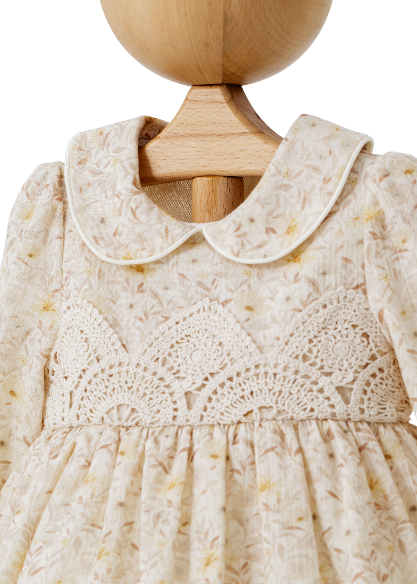 Rochie Bej din Muselina cu Maneca Lunga Imprimeu Flori Galbene si Dantela Crosetata in Talie 4419MyMio