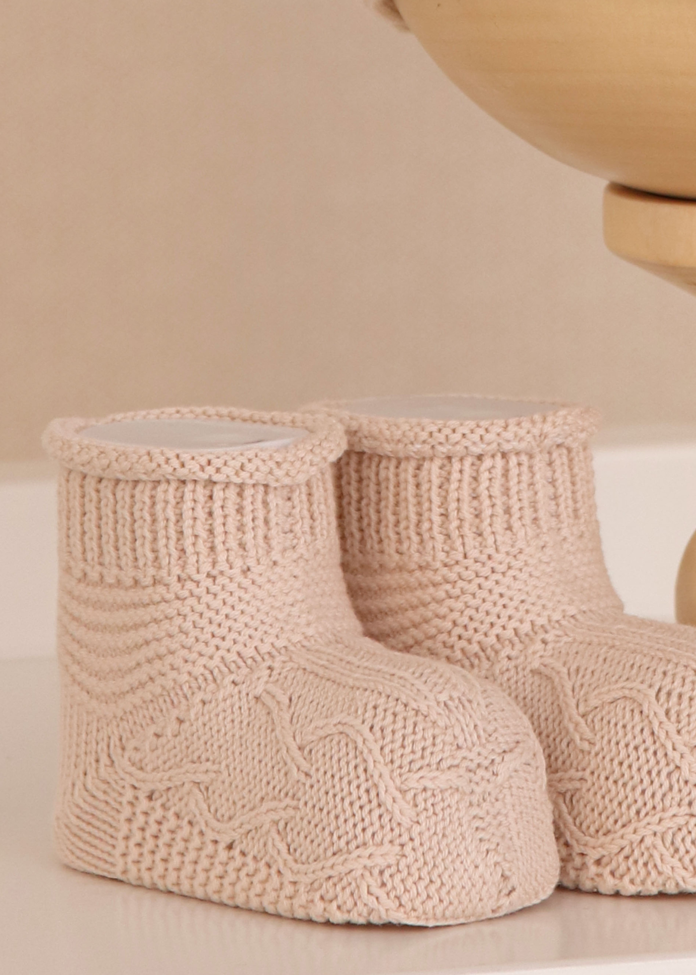 Set Fes si Botosi Tricotate Bej 1330 Leo King