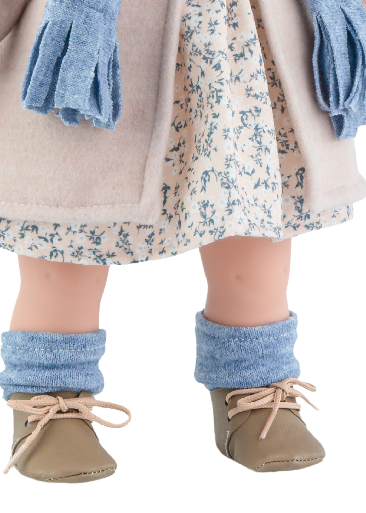 Papusa Parfumata Tina Inverness, Corp Moale cu Par Blond, Rochita Imprimeu Flori si Palton Roz 662 - Marina&pau