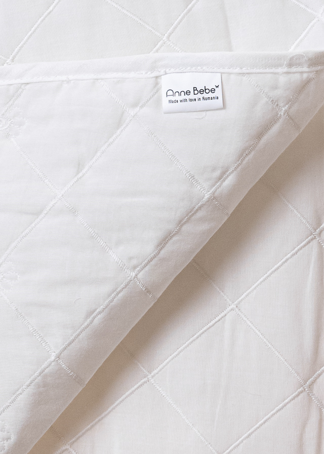 Pled din Bumbac Crem Matlasat Cu Broderie 80x85 cm AnneBebe