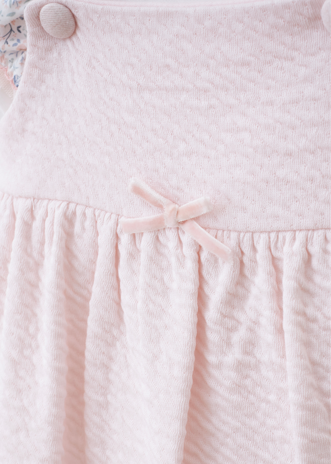 Set 2 Piese Salopeta Lunga Roz si Bluza Crem cu Guler Flori 5437 MyMio