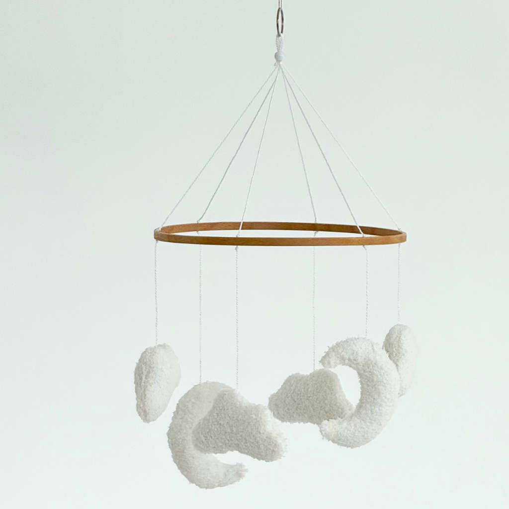 Musical carousel for white crib with clouds and crescent moon Ingvart
