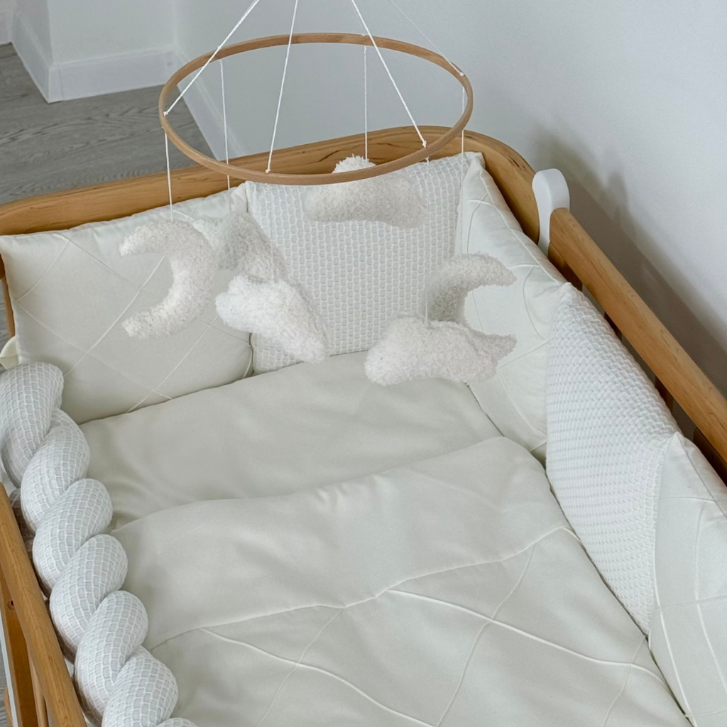 Musical carousel for white crib with clouds and crescent moon Ingvart