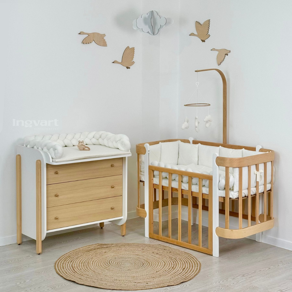 Musical carousel for white crib with clouds and crescent moon Ingvart