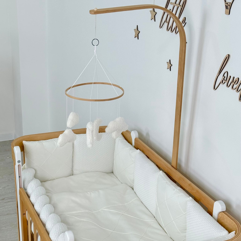 Musical carousel for white crib with clouds and crescent moon Ingvart