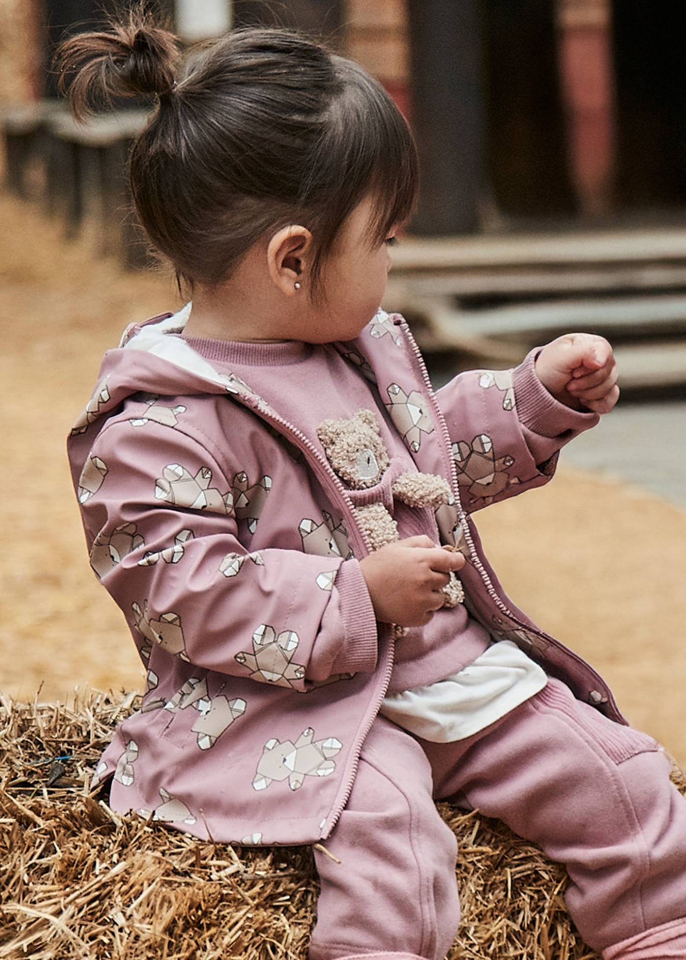 Pelerina Roz Pudra Impermeabila cu Captuseala Imprimeu Ursi 2439 Mayoral