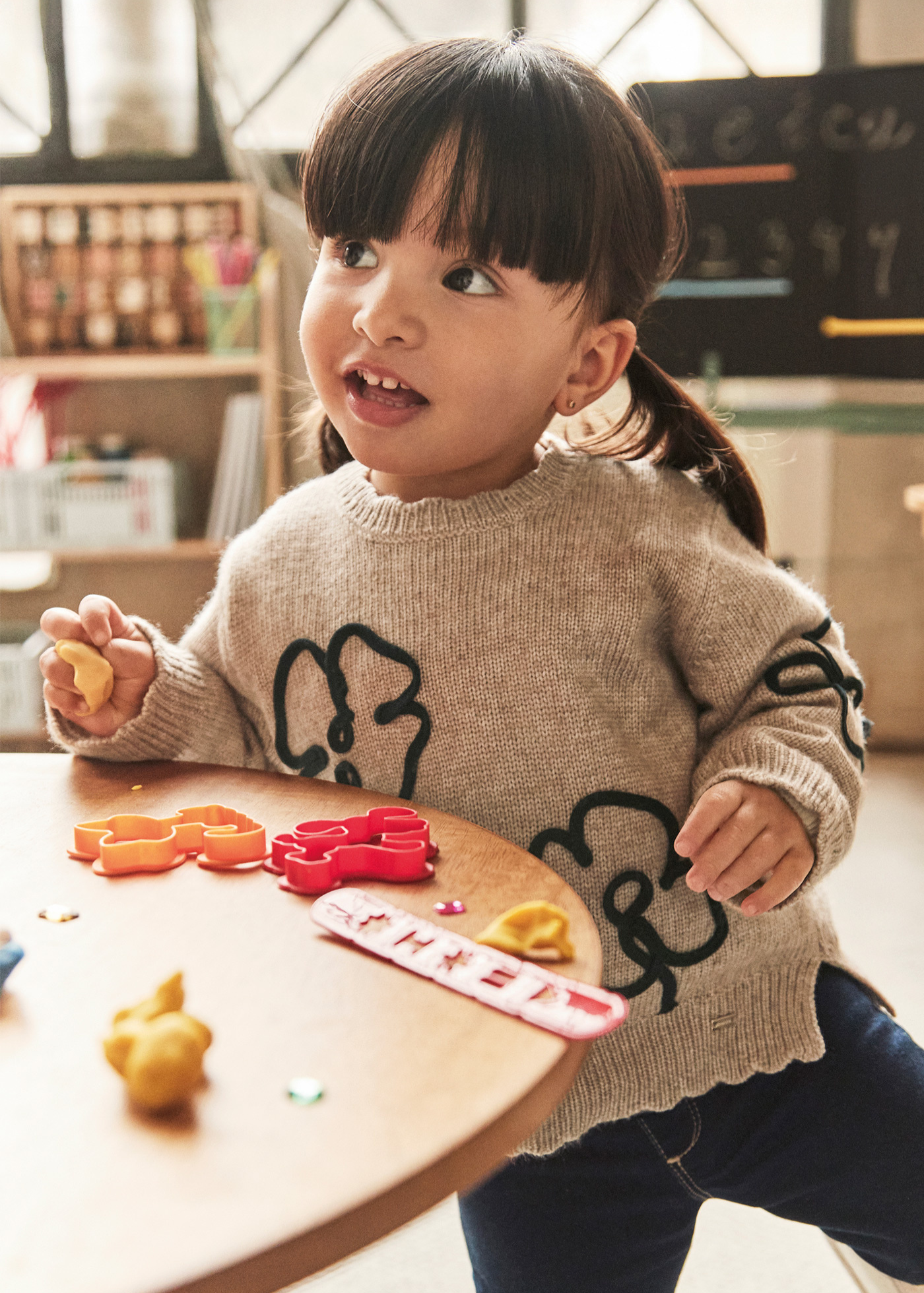 Pulover Bej cu Flori 2355 Mayoral