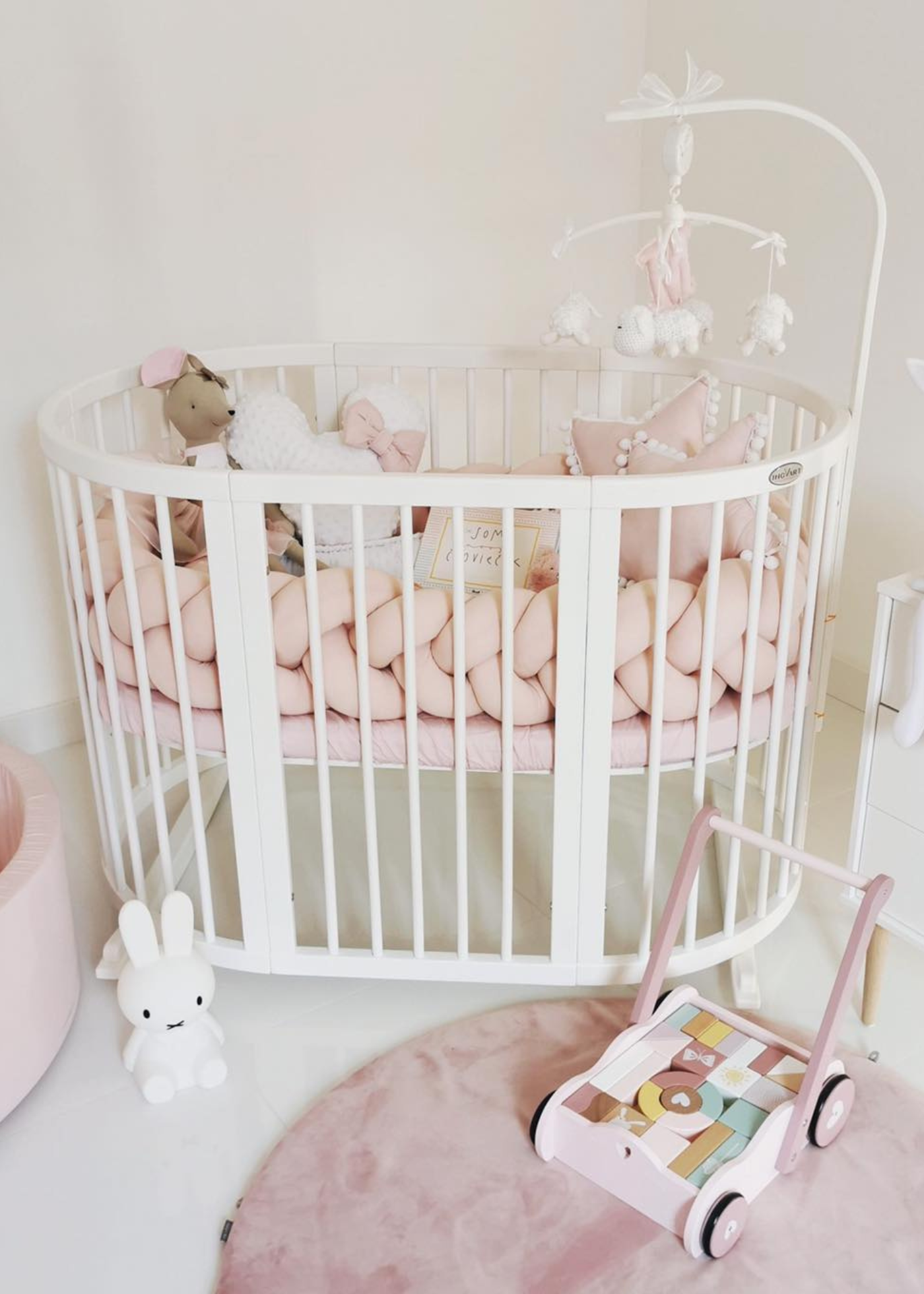 Suport din Lemn Alb Baldachin si Camera Video Bebe - Patut bare rotunde