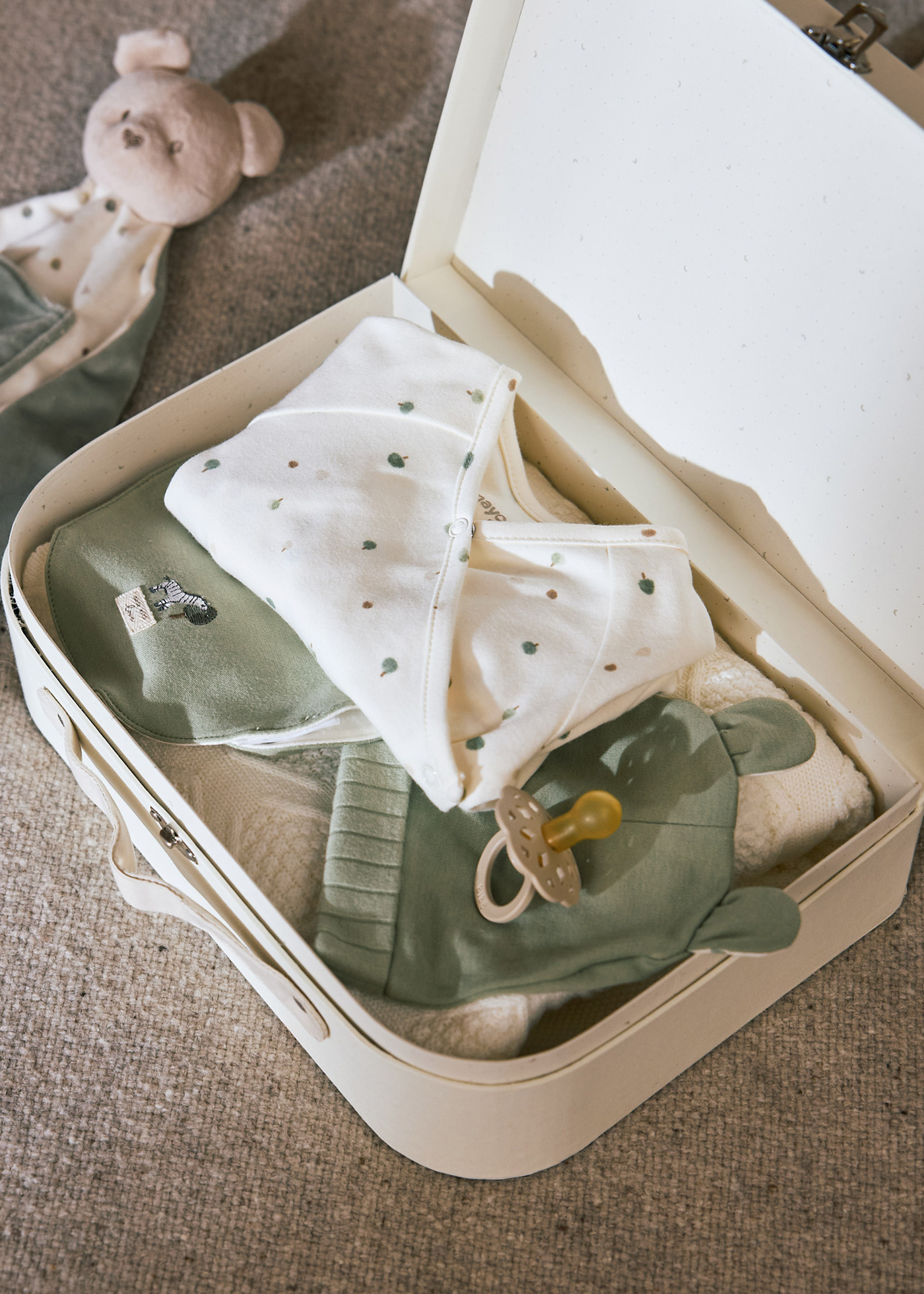 Set 3 Piese Salopeta Lunga Fes si Baveta Verde 9979 Mayoral