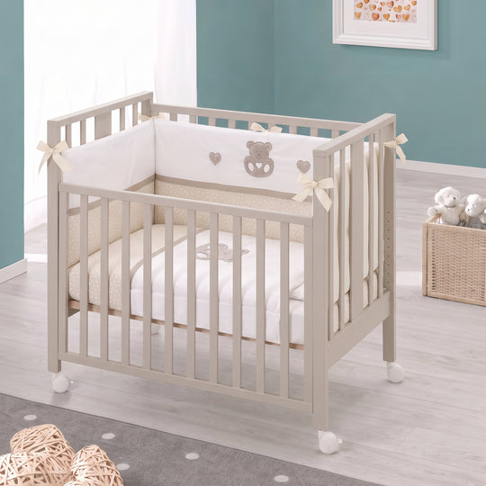 Set Patut Mini Co-Sleeper Tortora cu Saltea si Set Textil Charly Alb & Crem – Mini | Erbesi