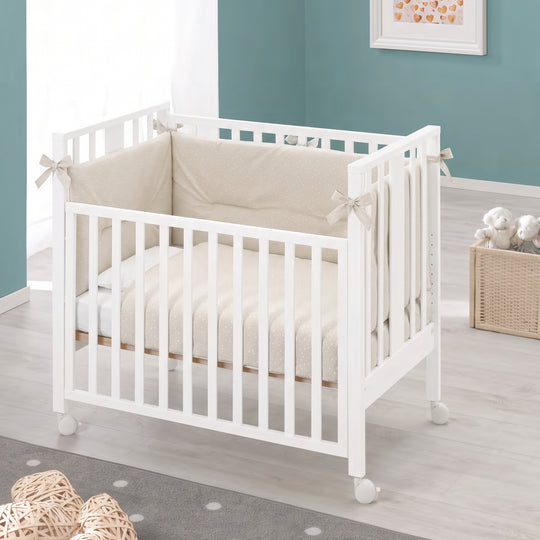 Set Patut Mini Co-Sleeper Alb cu Saltea si Set Textil Stelline Alb & Crem – Mini | Erbesi