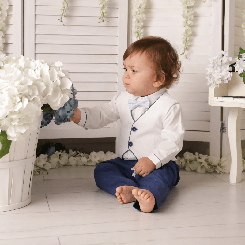 AnneBebe - Costum Elegant Baietei Octav Sacou Bleu Cu Picouri Vesta Alba AnneBebe