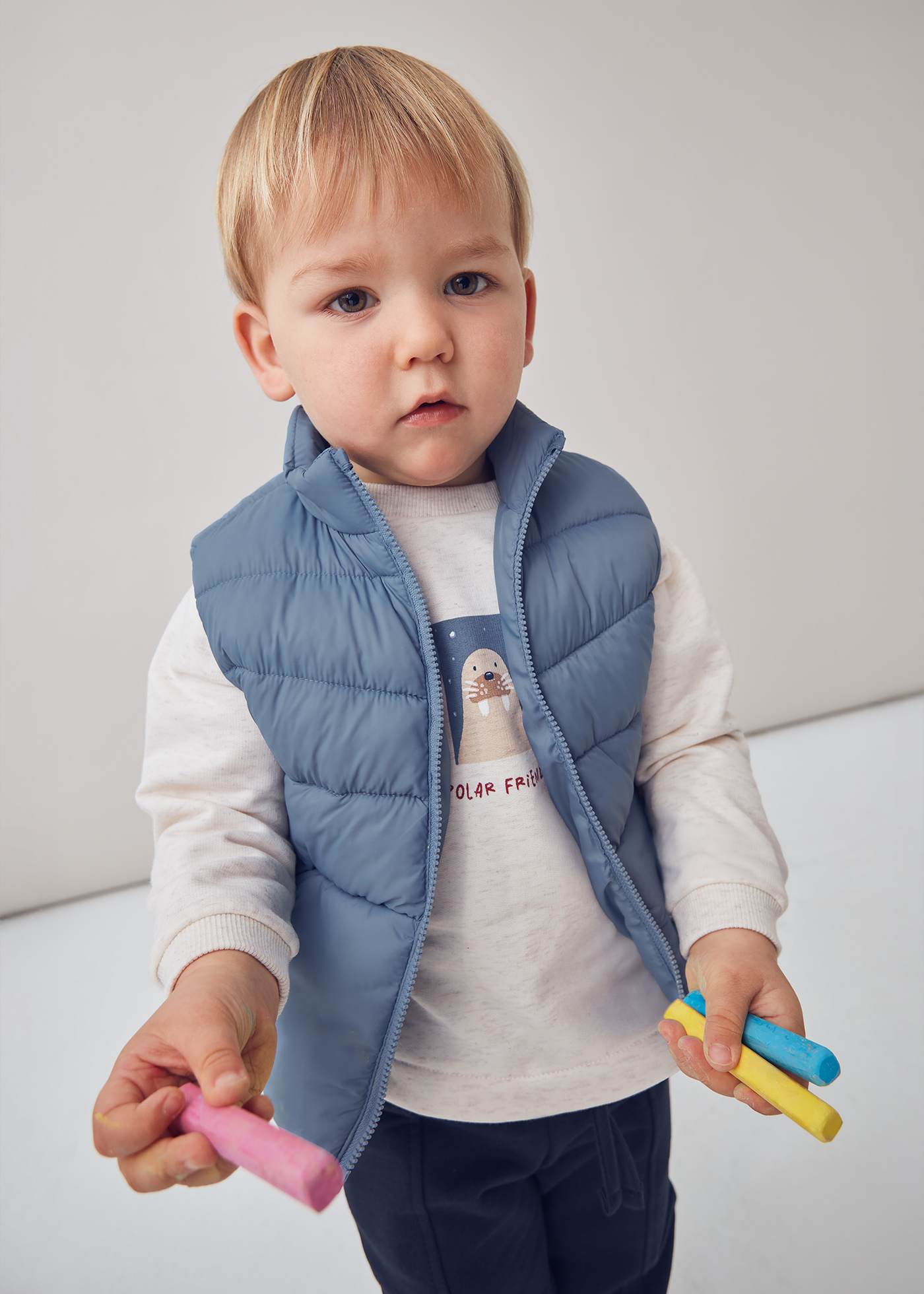 Set 3 Piese Bluza Bej Pantaloni Lungi Bleumarin si Vesta din Fas Gri Inchis 2649 Mayoral