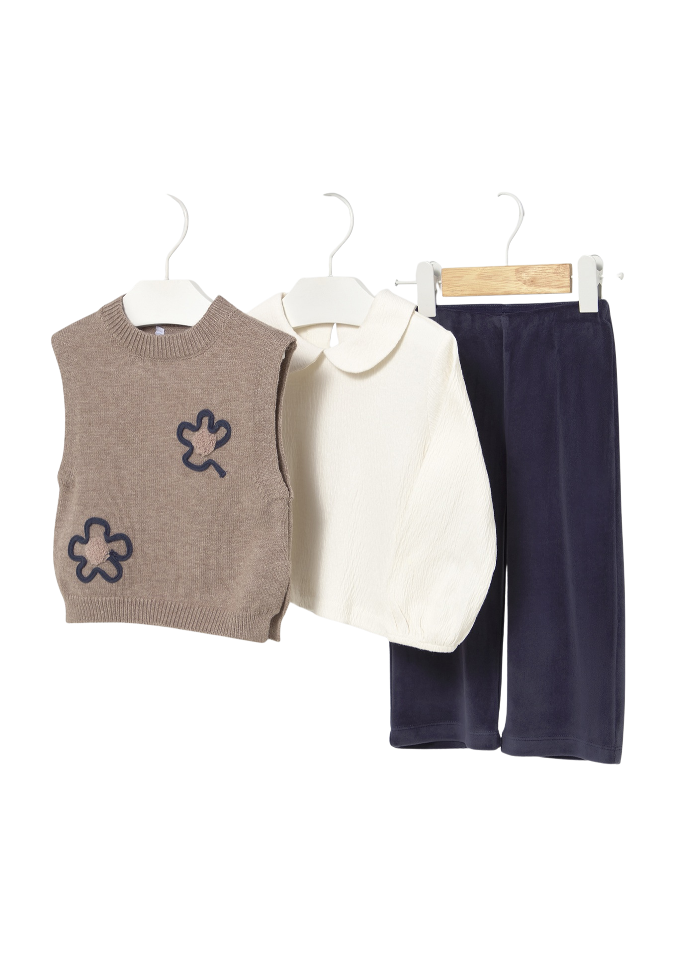 Set 3 Piese Vesta Tricotata Maro Pantaloni Lungi Velur Bleumarin si Bluza Crem 2596 Mayoral