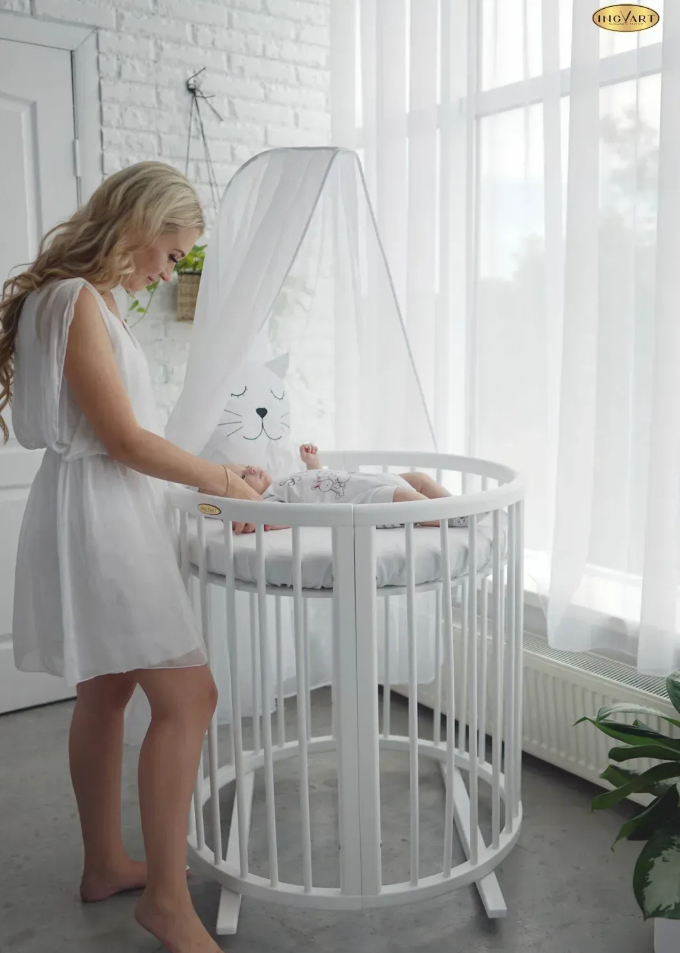 Suport din Lemn Alb Baldachin si Camera Video Bebe - Patut bare rotunde