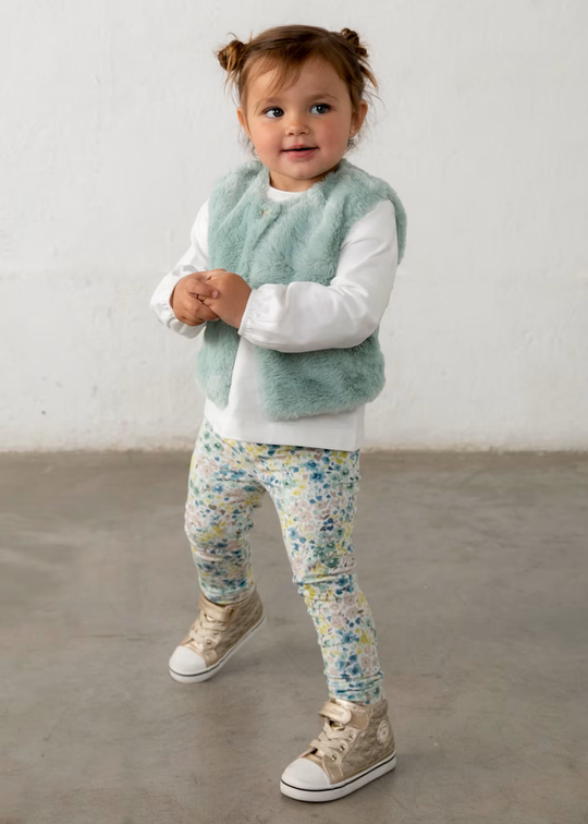 Set cu Vesta din Blana Ecologica Verde, Bluza si Pantaloni Florali pentru Fete 2784 – Mayoral