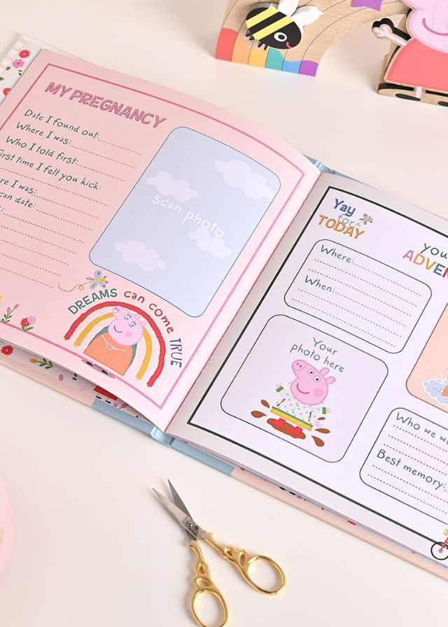 Cartea Bebelusului Peppa Pig My First Year HS105 Hasbro Bambino by Juliana