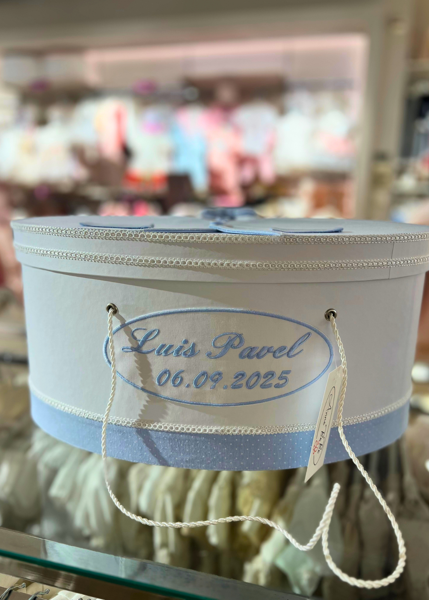 Personalizare Cufar Botez Elipsa Brodata Lateral / Capac