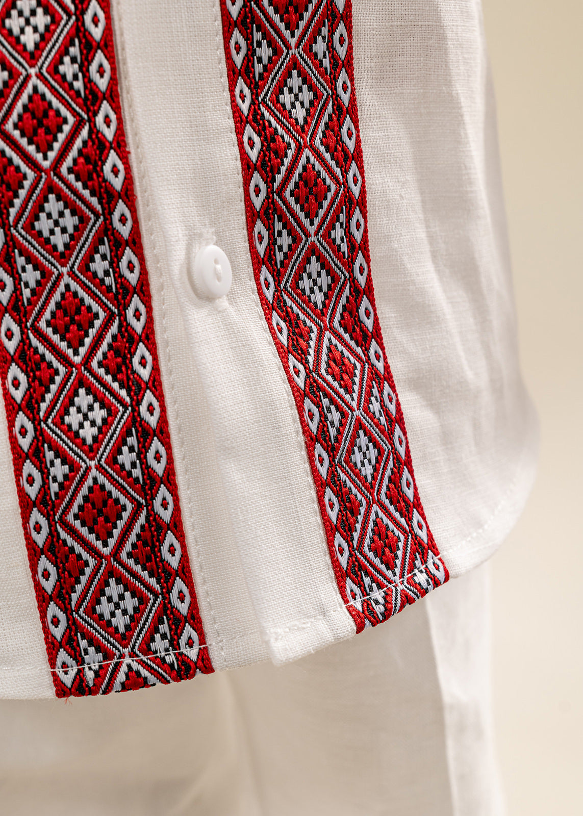 Costumas Traditional din in Iurie AnneBebe