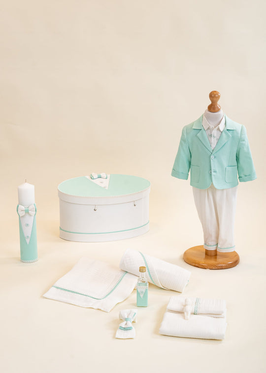 Set Botez Tiberiu 4 Piese, Costum, Trusou, Lumanare si Cufar Personalizat Botez AnneBebe