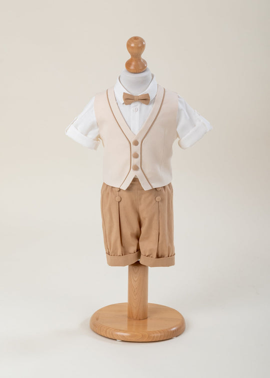 Costum Enzo Vesta Crem Cu Cheder Bej Si Pantalon Scurt Bej AnneBebe
