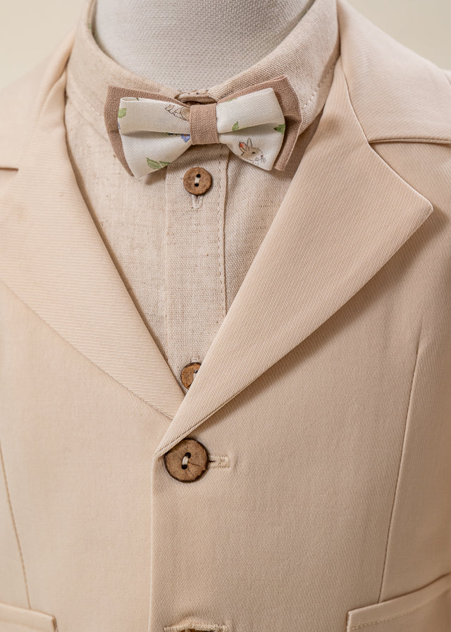 Costum Sacou Capucino Camasa Bej Imprimeu Iepuras La Guler AnneBebe