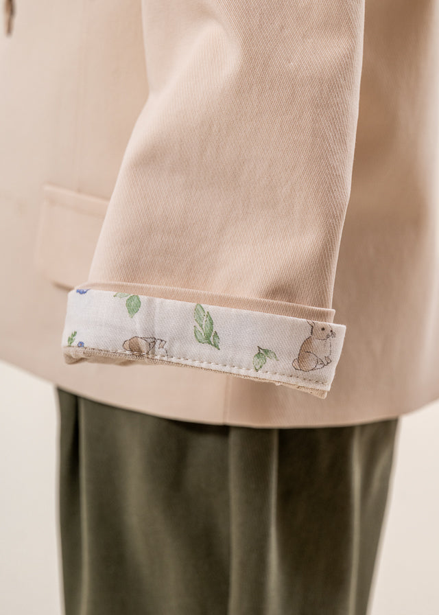 Costum Sacou Capucino Camasa Bej Imprimeu Iepuras La Guler AnneBebe