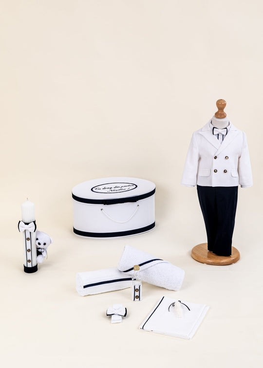 Set de Botez Sergiu 4 Piese: Costum, Trusou, Lumanare si Cufar Personalizat pentru Baieti – Sergiu | AnneBebe