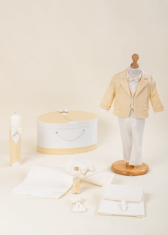 Set Botez Gustav 4 Piese, Costum, Trusou, Lumanare si Cufar Personalizat Botez AnneBebe