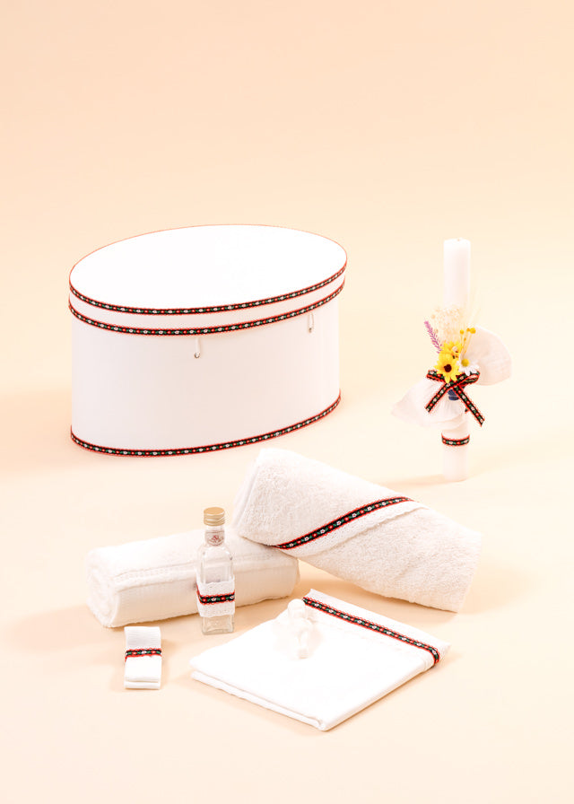 Set Botez Traditional 3 Piese, Lumanare, Trusou si Cufar Personalizate AnneBebe