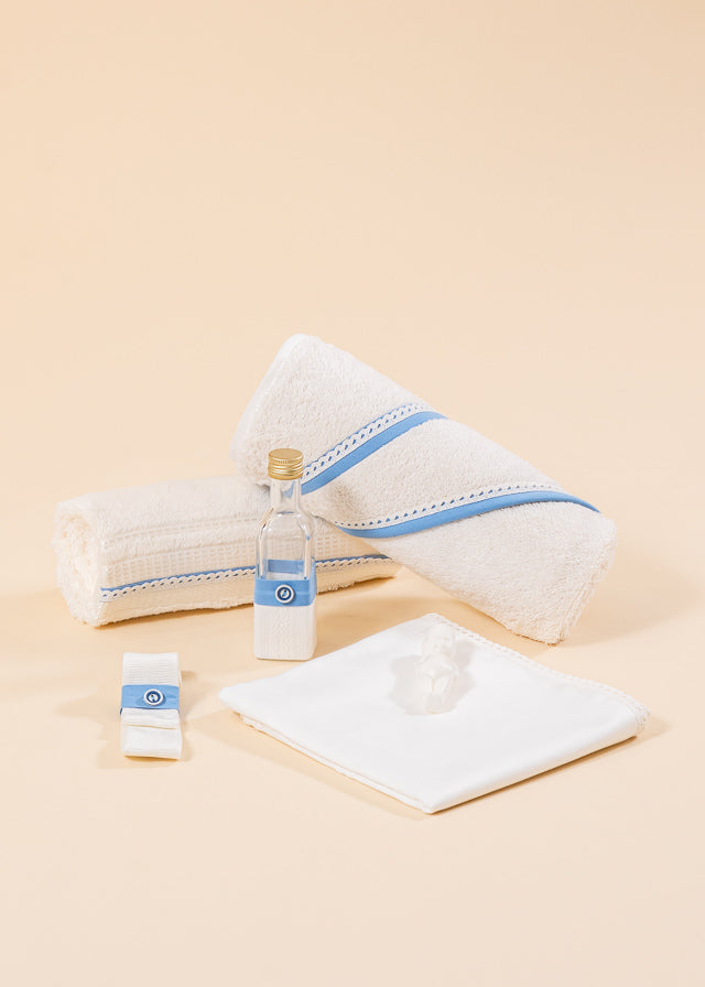 Set Botez Sebastian 3 Piese, Costum, Trusou si Lumanare Personalizat Botez AnneBebe